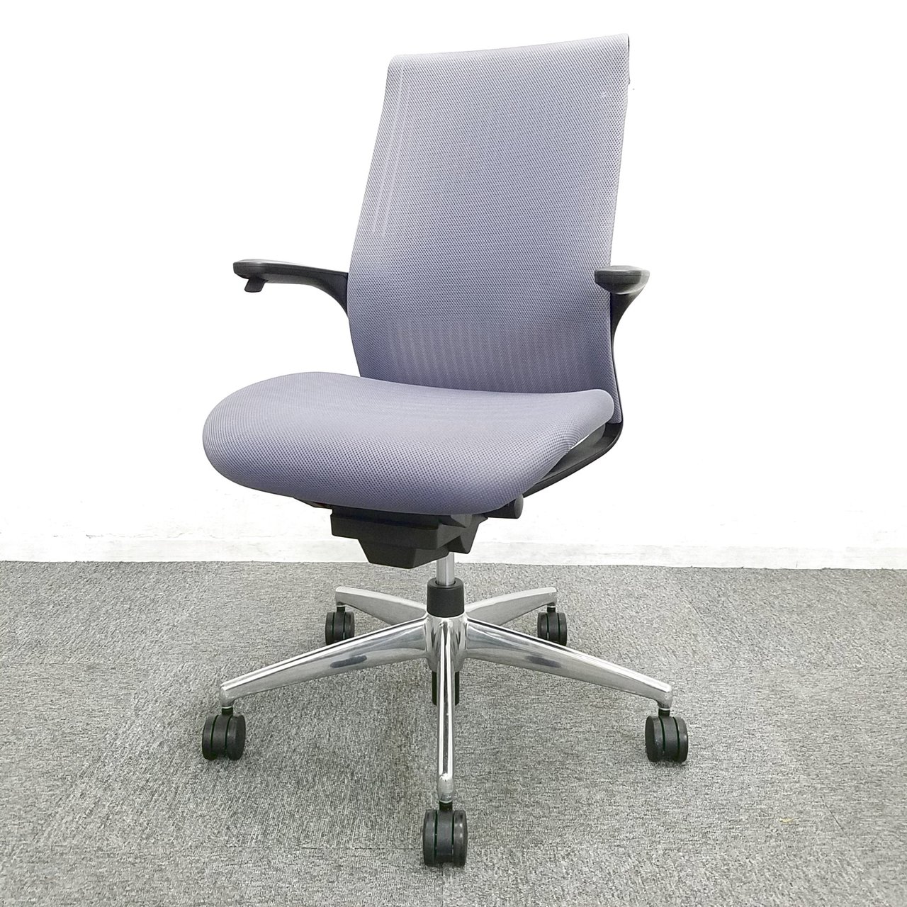 【12脚入荷】コクヨから最先端な快適チェアの入荷！中古　高級チェア　オフィス　OAチェア　テレワーク　在宅ワーク　リモートワーク
                        エムフォー（アルミ脚） 
                                    中古
            