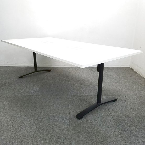 【中古】ビエナ  MTT-V211BMAW コクヨ（KOKUYO） ミーティングテーブル（会議机）