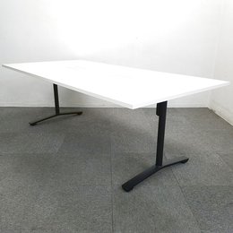 【3台入荷】十人十色の空間を彩る人気のテーブル入荷！中古　テーブル　オフィス　会議　ミーティング　打ち合わせ　コクヨ　ビエナ