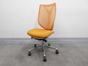 【白×橙】部屋の雰囲気を明るくする色見！