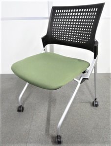 【キャスター付で移動がラクラク！】■イトーキ製　ネスティングチェア　■モノンシリーズ　アイビーグリーン