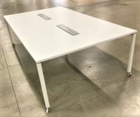 【リモート会議にもオススメ！】■オカムラ製　会議用テーブル　W2400×D1400mm　ホワイト【広々としたワークスペース！】