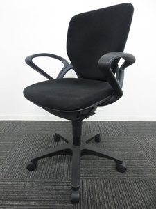 【6脚揃います】背もたれ高めハイバックプレーゴ（Prego）チェア※固定肘かけ◆イトーキ製】