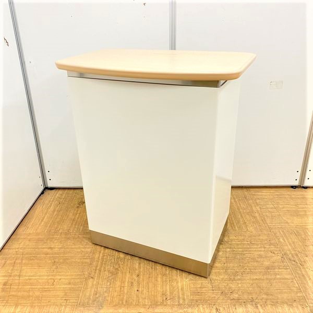 【限定1台】状態良好なインフォメーションカウンター！！安心のオカムラ製
                        SGシリーズ
                                    中古
            