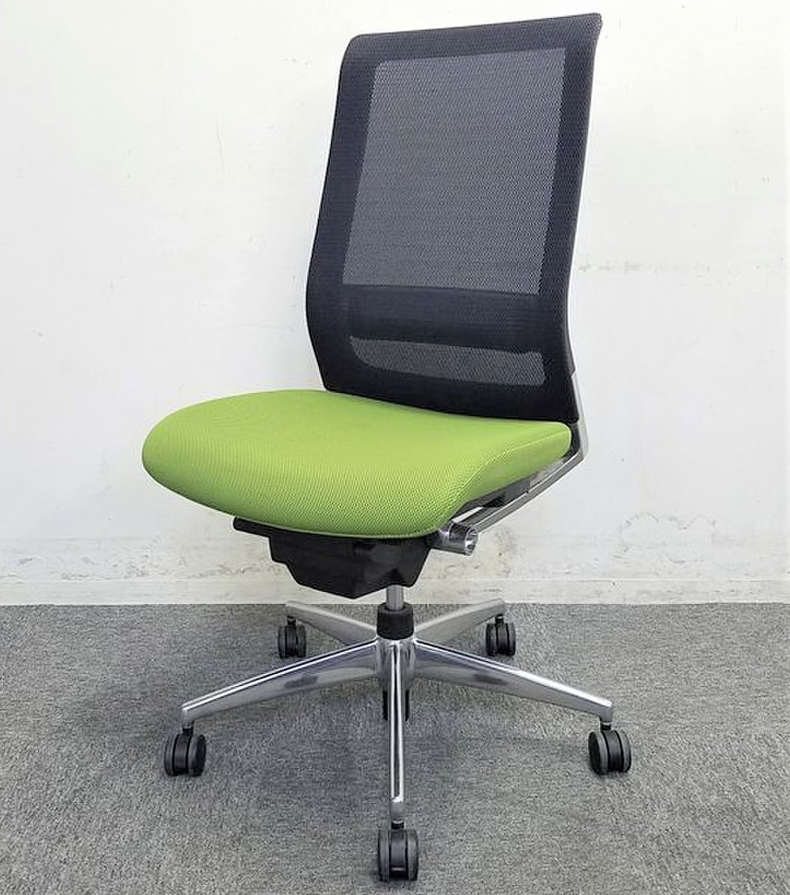 【空気圧の流れで腰をサポート！】■コクヨ製　エアフォートチェア　リーフグリーン【ハイスペック】
                        エアフォート 
                                    中古
            