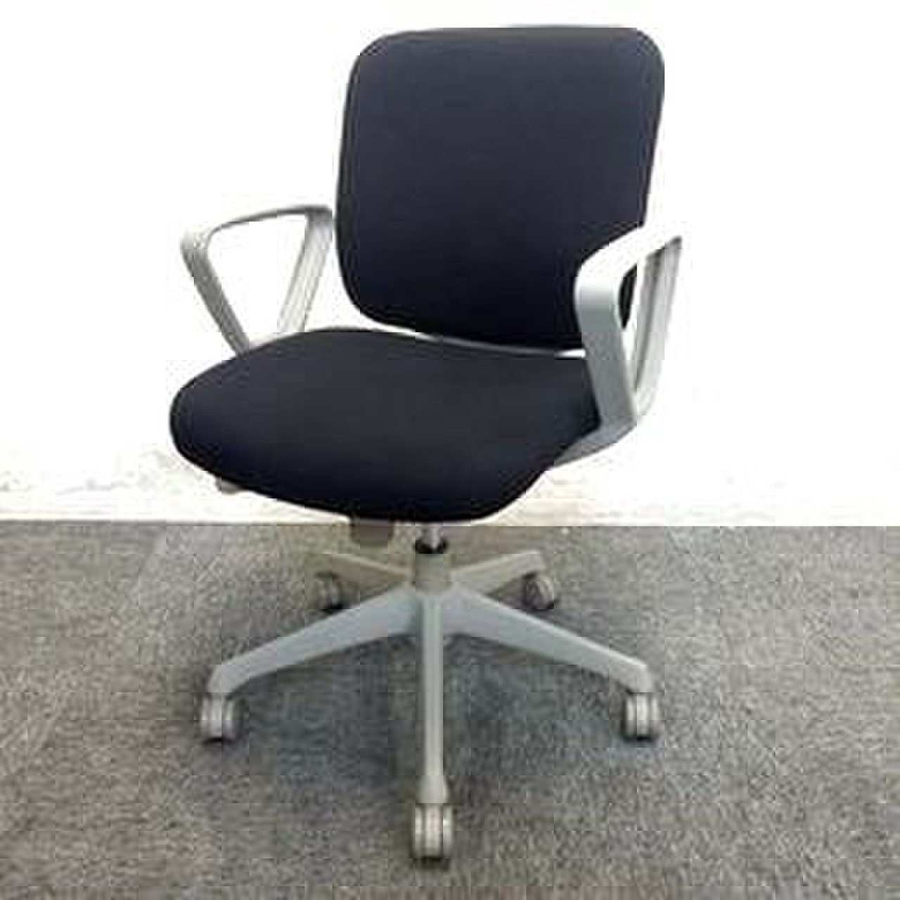 在庫入れ替えセール！【5脚入荷！】今がお得！オカムラ製CG-R　コスト重視のお客様にどうぞ！　
                        CG-R 
                                    中古
            