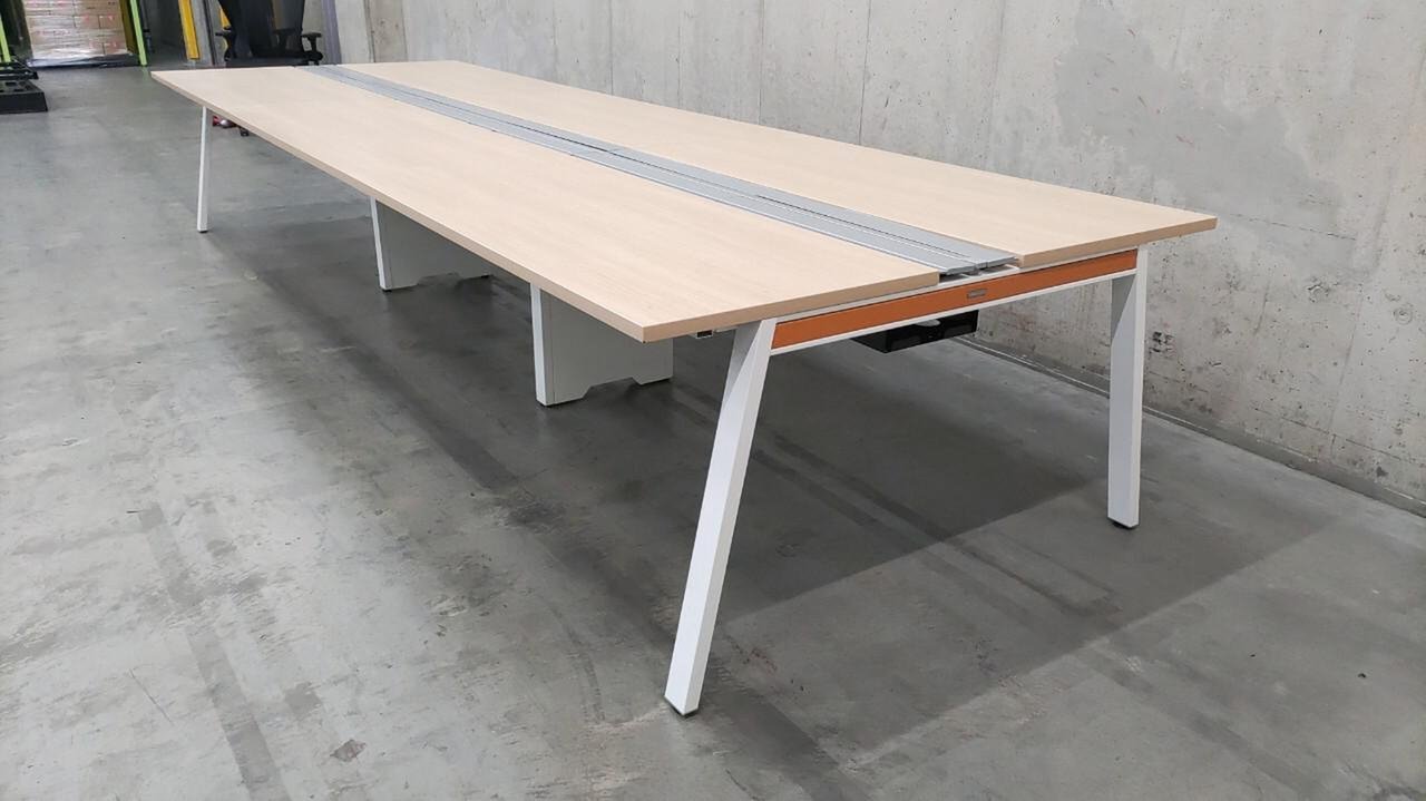 今のオフィスのトレンド！在宅ワークを進めるならこちらがおすすめです。
オカムラ/マニフォールド
【倉庫在庫品】オレンジエンブレム
                        マニフォールド 
                                    中古
            