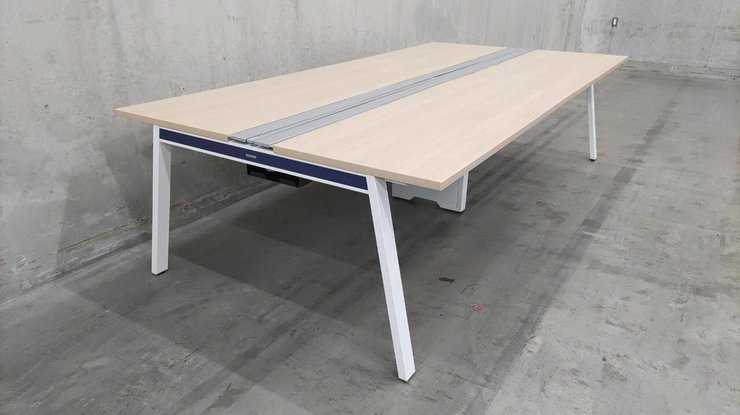 【中古】マニフォールド   オカムラ（okamura） ミーティングテーブル（会議机）