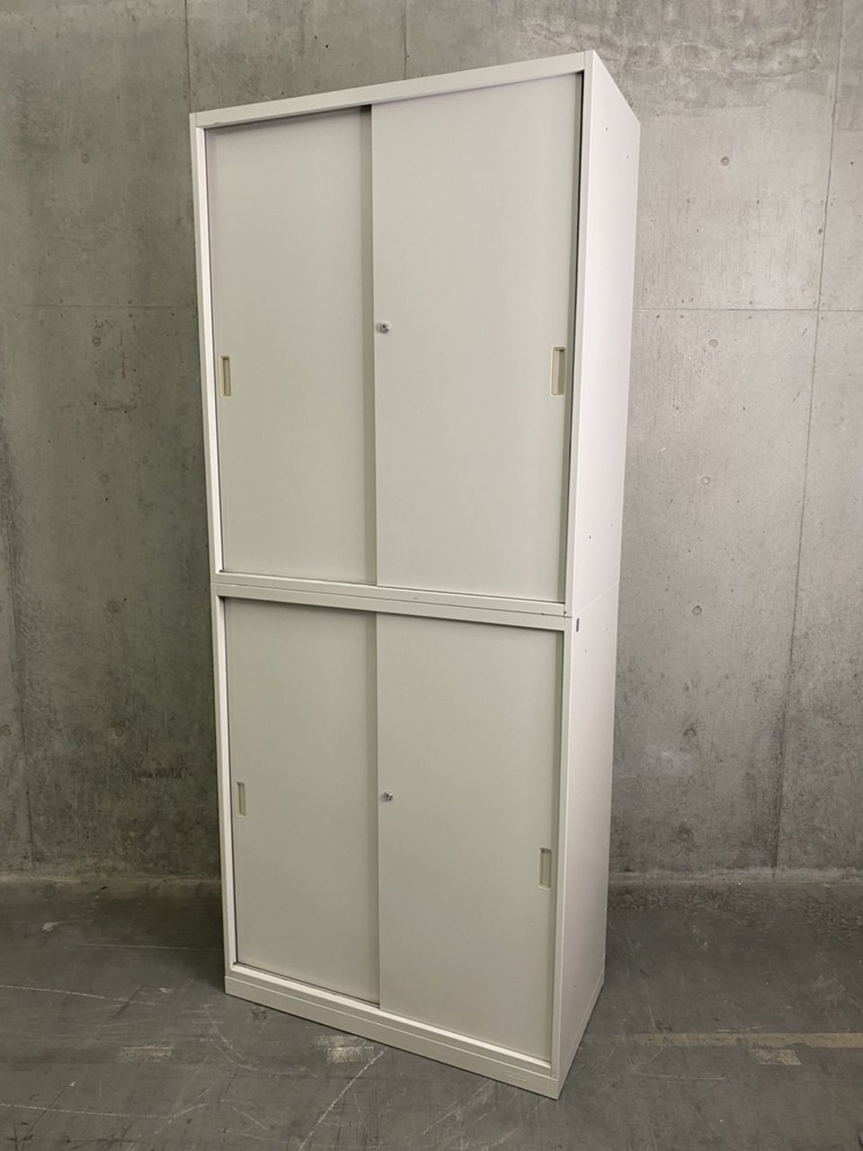 【高さ２３００ｍｍハイキャビネット！】オカムラ製両開きの上下書庫セット！【ニューグレー】
                        42 
                                    中古
            