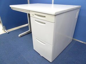 【定価約10万円！！PＣワークも快適！！1200ｍｍ幅！！配線カバーも使いやすい！！】■オカムラ■SD-E