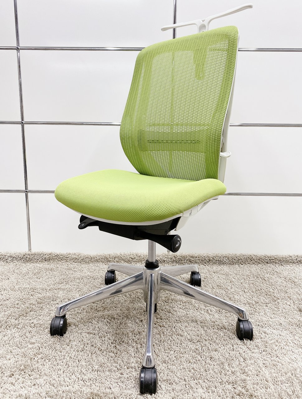 【オカムラ】【シルフィ―】【前傾姿勢】【コートハンガー付】【肘無】【美品】【クリーニング済み】【2017年製】
                        シルフィー（メッシュ） 
                                    中古
            