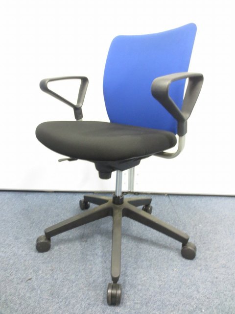 【中古】エポ   ウチダ（UCHIDA) 肘付ハイバックチェア