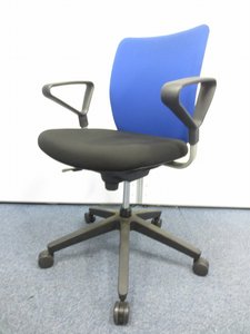 【実はハイバック】シンプルな機能で使いやすい！シロッコと並ぶ可愛い名前のチェアだと思います。