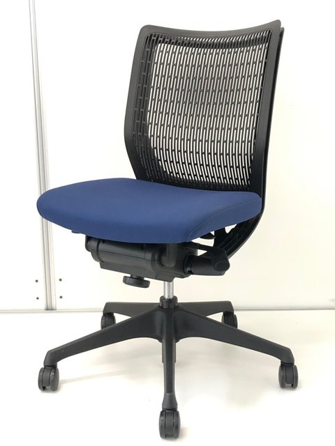 【中古】ヴィスコンテ   オカムラ（okamura） 肘無ローバックチェア