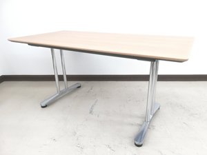 4人用におすすめ！！【定価約20万円！！美しい木目のT字脚ミーティングテーブル！！４人用としておすすめです！！】■オカムラ■インターレイス