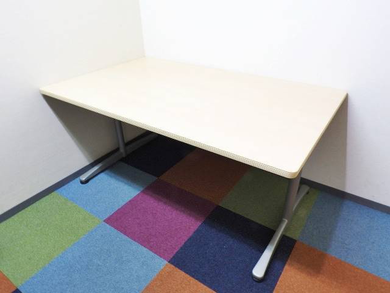 4人用！！【定価約10万円！！人気のナチュラルカラー！！4人用としておすすめのミーティングテーブル！！】■内田洋行■ST-3100
                        ST-3100 
                                    中古
            