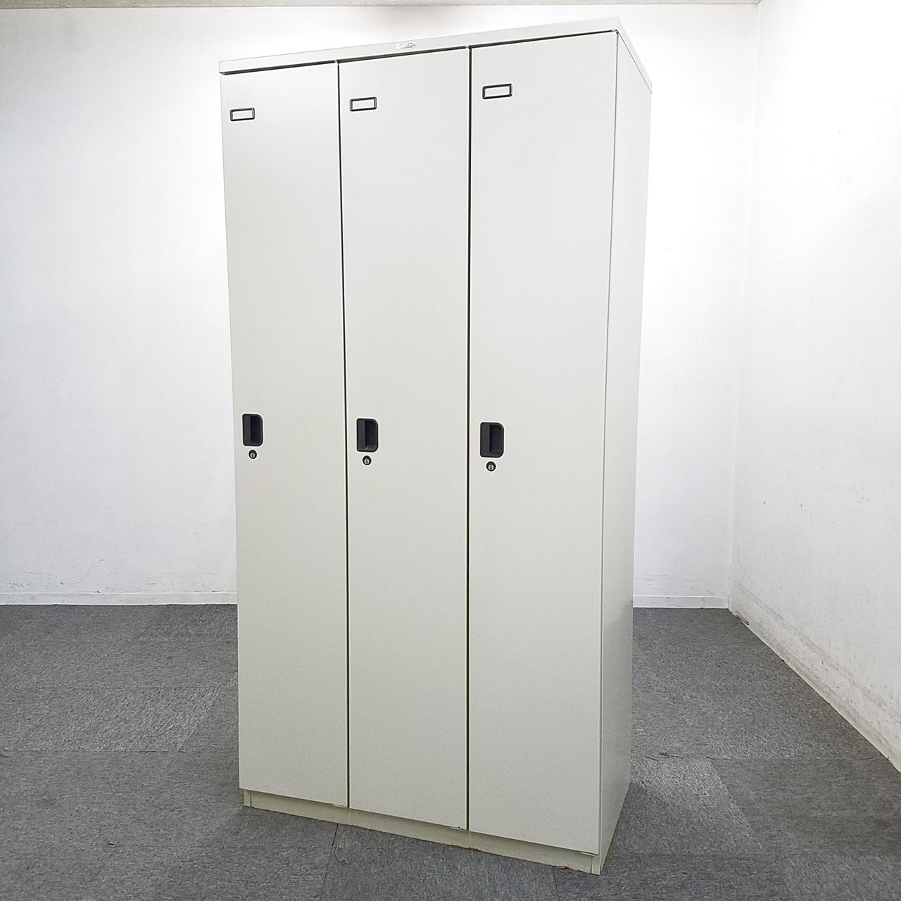 【6台入荷】定番の3人用ロッカー入荷！中古　ロッカー　更衣室　オフィス　
                        73-L
                                    中古
            