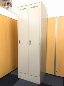【新古品！！】【ホワイト2人用ロッカー！！】中古でも入荷の少ない商品です！！
