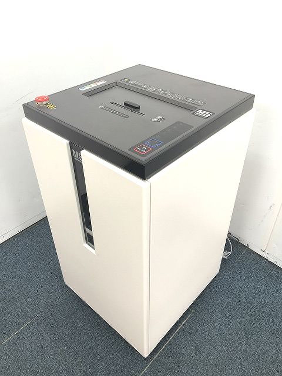 時間短縮におすすめ！！【定価約100万円！！最大裁断枚数75枚！！パワーシュレッダーの入荷です！！くず箱容量92Ｌ！！】
                        MSシリーズ 
                                    中古
            
