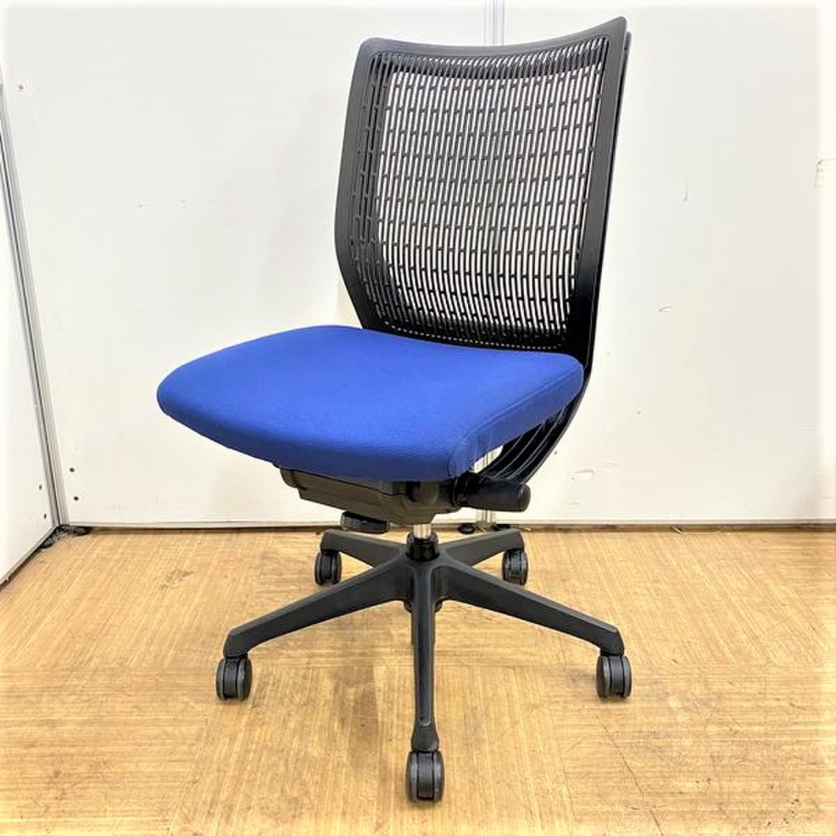 【定番商品】【落ち着いたカラーで安定感抜群！】【オカムラ/ヴィスコンテ】
                        ヴィスコンテ 
                                    中古
            