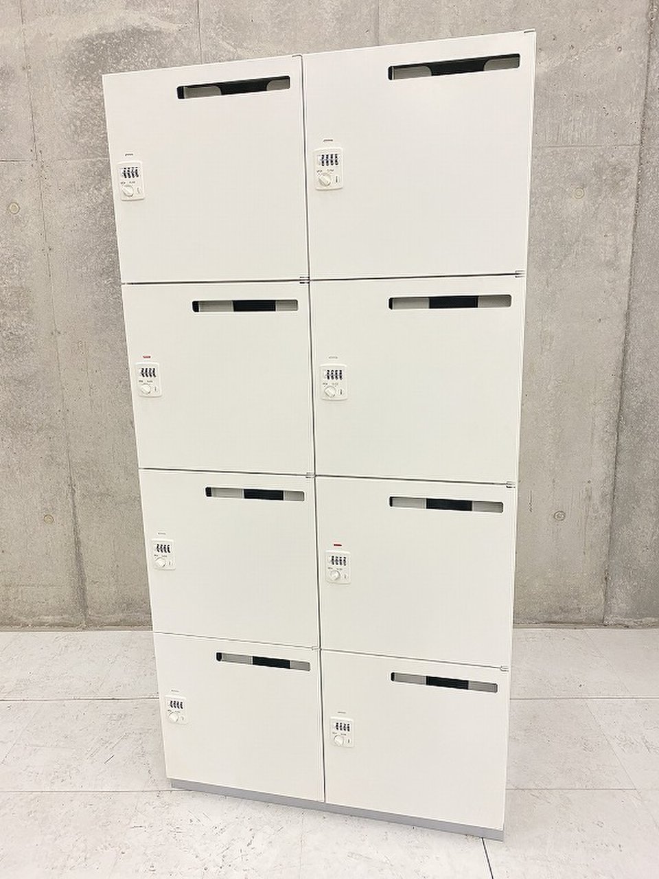 【少数入荷】レアな8人用パーソナルロッカー入荷！！フリーアドレスデスクのお供に人気です！！
                        その他シリーズ
                                    中古
            