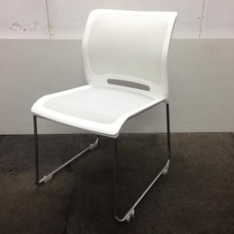 【12脚入荷！】オシャレなスタッキングチェア！　コクヨ製　カラベル　ホワイト　スタック　収納　ミーティング　会議