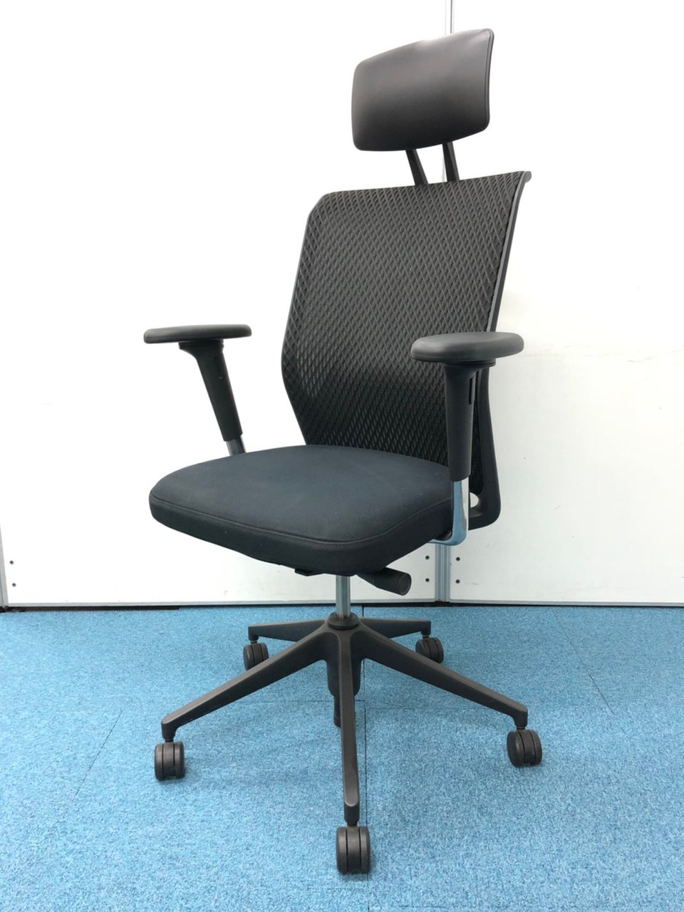 【vitra製】オシャレ＋機能性/「ID メッシュ」包み込みます/ランバーサポート/ヘッドレスト
                        ID Mesh  
                                    中古
            