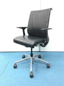 【レア商品】スチールケース製シンクチェア/レザー仕様/高級感とカジュアルの融合/デザインアーム