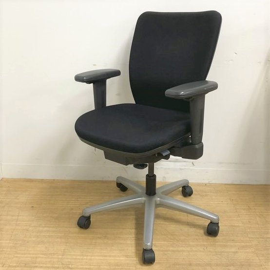 【中古】Belfino  TOYOSTEEL 肘付ハイバックチェア