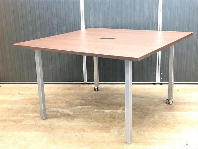 【中古】その他シリーズ  オカムラ（okamura） ミーティングテーブル（会議机）