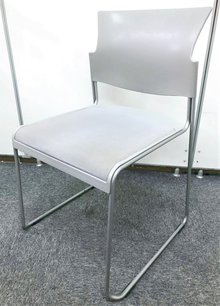 【使いやすい軽量タイプ！】■オカムラ製　スタッキングチェア　グレー