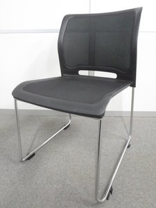 【背座3Dメッシュ形状！快適な座り心地！】■コクヨ製　スタッキングチェア　ブラック【エレガントなデザイン！】