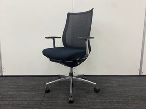 【専門業者によるクリーにング済み！】【大人気筆頭チェア！】コクヨ製　ベゼルチェア　固定肘付　ブラック