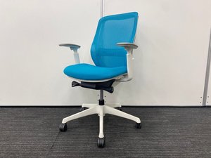 【専門業者によるクリーニング済み】【ランバー付き！】ターコイズブルーシルフィー（Sylphy）チェア