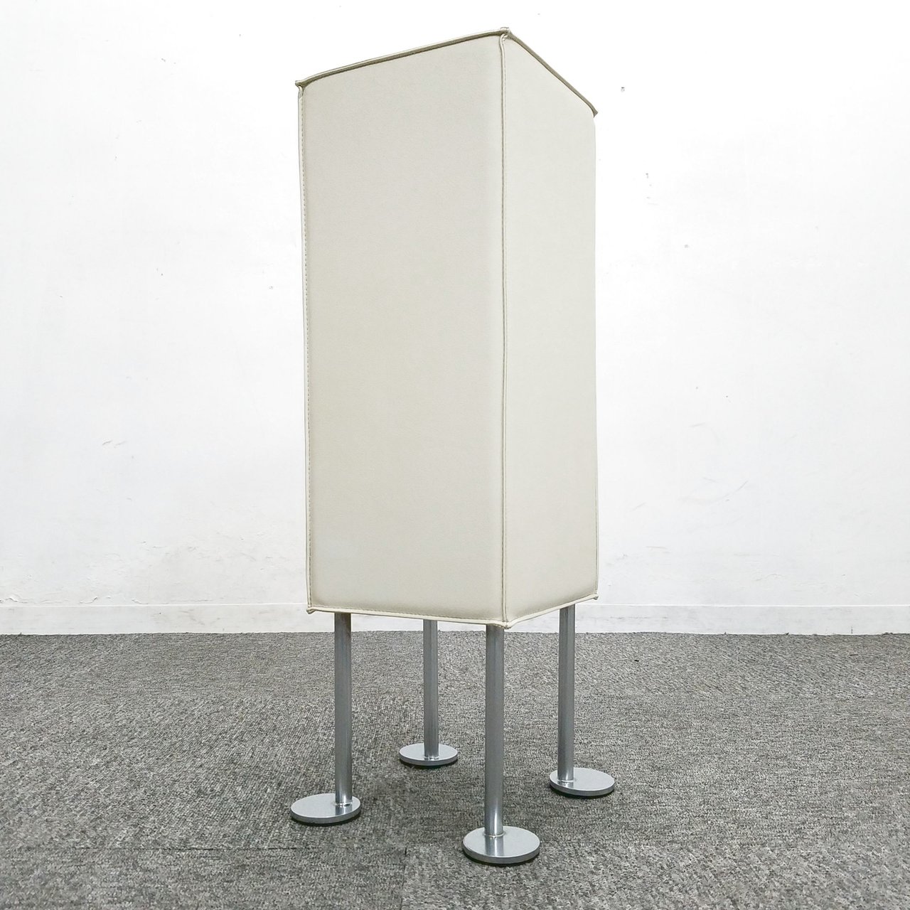 【2台限定】コミュニケーションスツール入荷！中古　スツール　おしゃれ　お洒落　シンプル　ハイタイプ　内田洋行
                        SQスツール
                                    中古
            