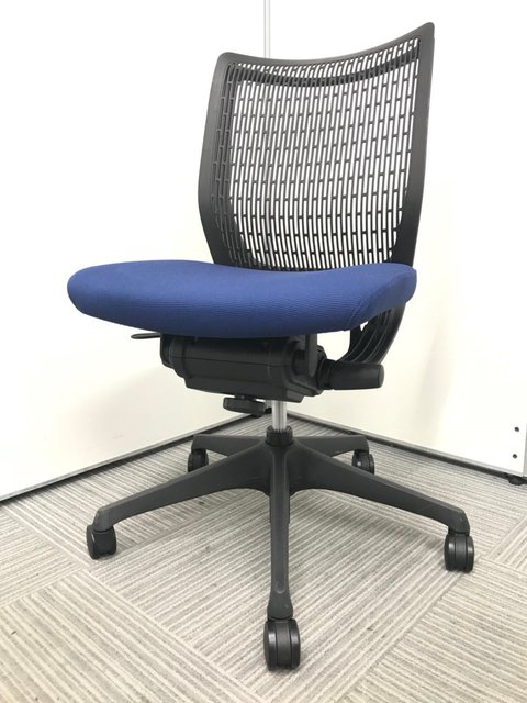 【中古】ヴィスコンテ  CW11ZA オカムラ（okamura） 肘無ローバックチェア