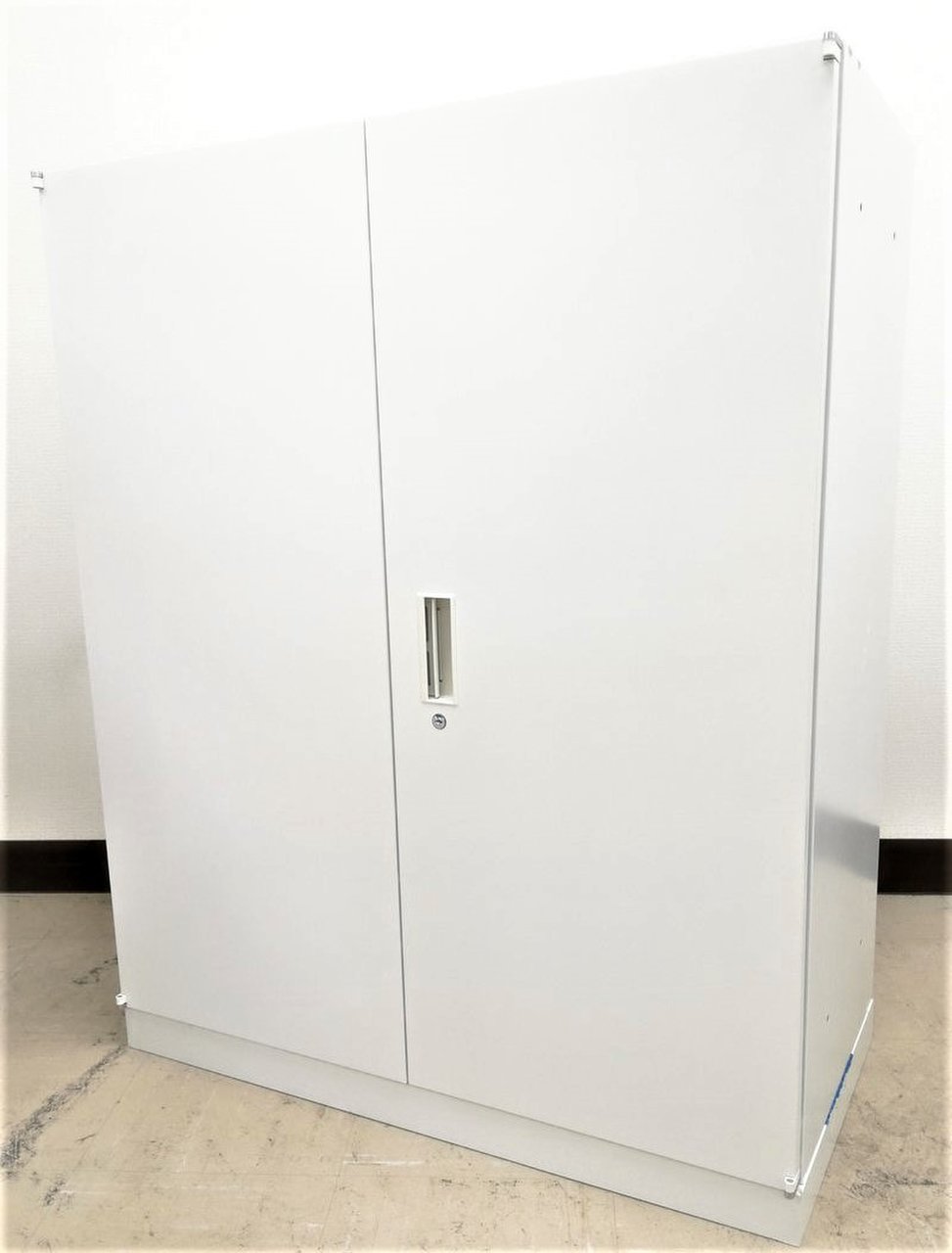 【ホワイトカラー入荷！】■ウチダ　両開き書庫　3段収納タイプ
                        BEストレージ
                                    中古
            