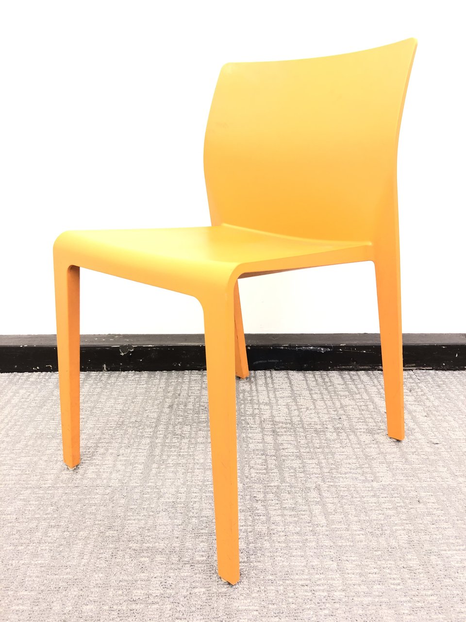 【お洒落な空間作りのお供に】arper（アルペール ）/Juno Dining Chair
                        ジュノ 
                                    中古
            