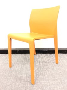 【お洒落な空間作りのお供に】arper（アルペール ）/Juno Dining Chair