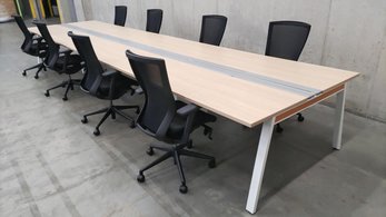 【１人幅1400mmスペースで使用可能】【会議テーブルでも使用可能】オカムラ/マニフォールド