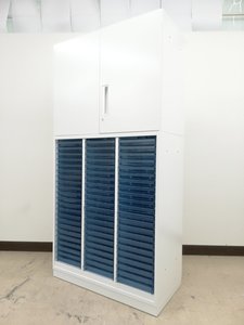 【使い勝手重視の方へ！】コクヨ製　エディア/上段：両開き　下段：クリスタルトレイ　★