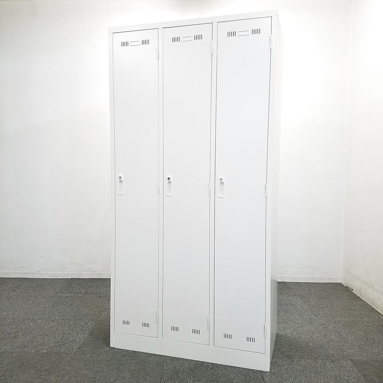 【新古品】【3人用ロッカー】【生興製】【状態A】【ホワイト】【ロッカー】【3台入荷】【鍵付】
                        SLK 
                                    新古品
            