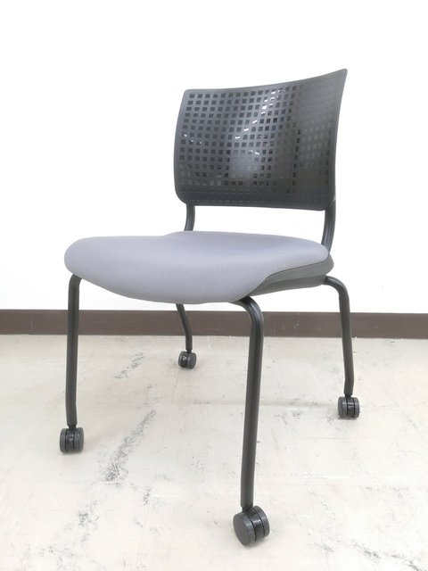 【中古】コンフィー  H142ZC オカムラ（okamura） スタッキングチェア