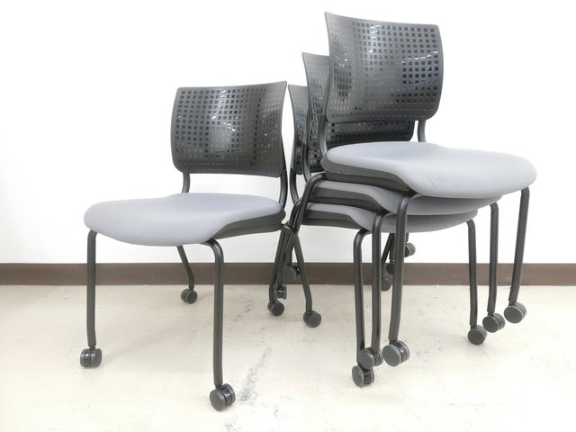 【中古】コンフィー  H142ZC オカムラ（okamura） スタッキングチェア