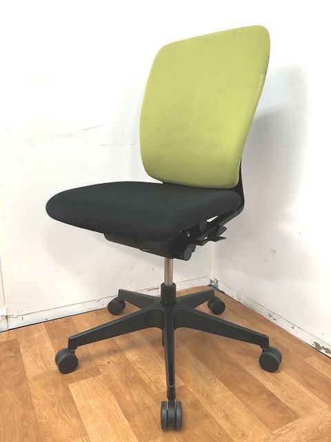 【中古】フルゴ  KF-430GB-T1T1Q6 イトーキ（ITOKI） 肘無ミドルバックチェア