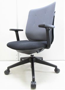 【長時間座る人の背中を優しくサポート！】■ウチダ　エージェイチェア　肘付　■背クロスクッション　グレー　ツートンタイプ