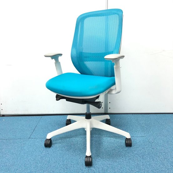 【中古】シルフィー（メッシュ）   オカムラ（okamura） 肘付ハイバックチェア