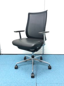 2017年製【かっこよさをお求めの方へ】コクヨ製ベゼル/座面レザータイプ！デザインアーム