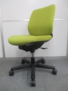 【肘無】【トルテ】【イトーキ】【ライトグリーン】【座り心地〇】