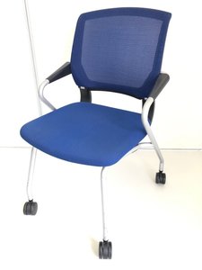 【ショッピングカートのように収納！】平行に重ねて使わないときに片づけ！